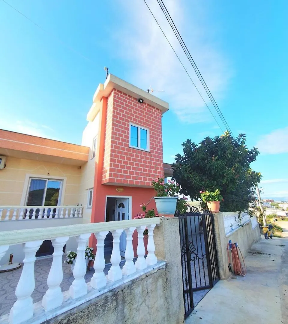Vila Star Ksamil 3*,  Albania