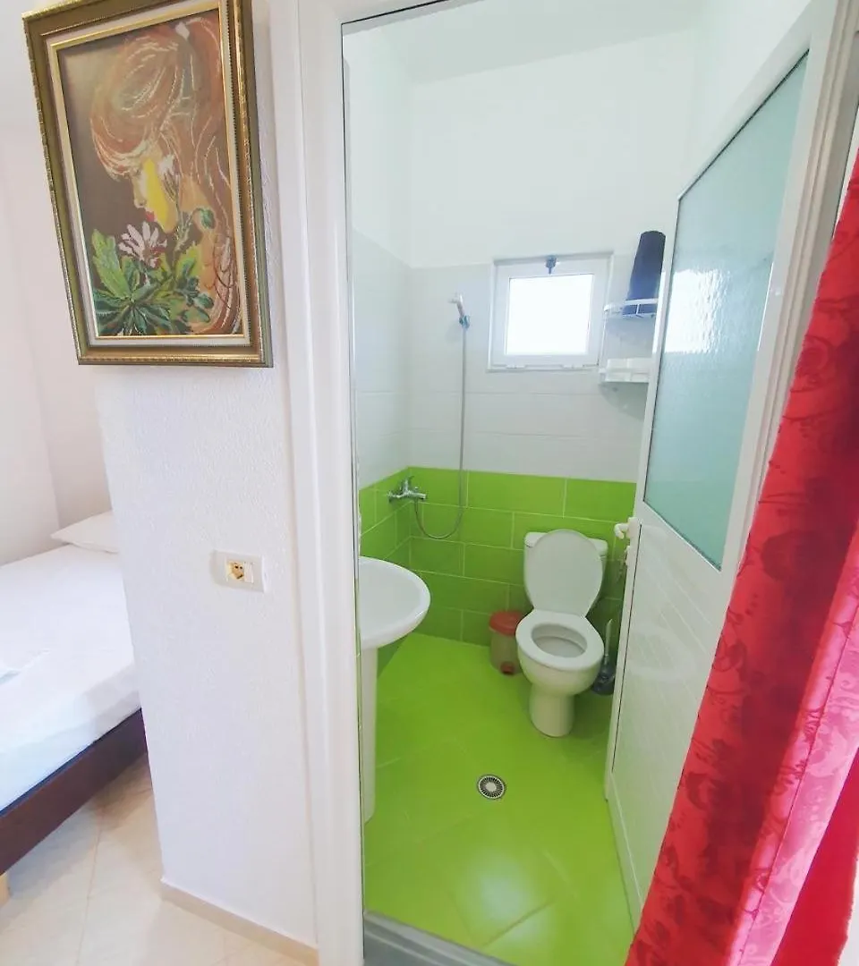 Vila Star Ksamil 3*,